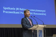 Rektor prof. dr hab. inż. P. Koszelnik,