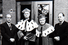 Uroczystość odsłonięcia muralu doc. Romana Niedzielskiego