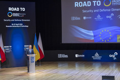 Prezes Rady Ministrów Donald Tusk,