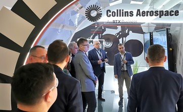 Przedstawiciele Politechniki Rzeszowskiej i Collins Aerospace,