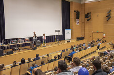 Pokaz naukowy „Usłyszeć światło – zobaczyć dźwięk”,