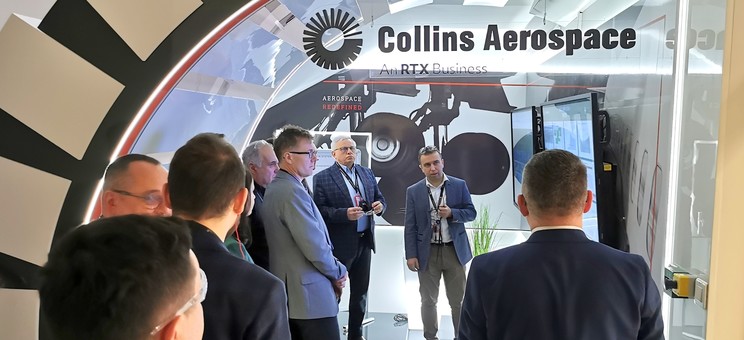 Przedstawiciele Politechniki Rzeszowskiej i Collins Aerospace,