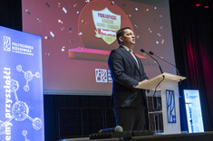 Prowadzący D. Gębarowski,