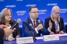 Od lewej: M. Jarosińska-Jedynak, W. Ortyl, M. Jaworska-Maćkowiak, 